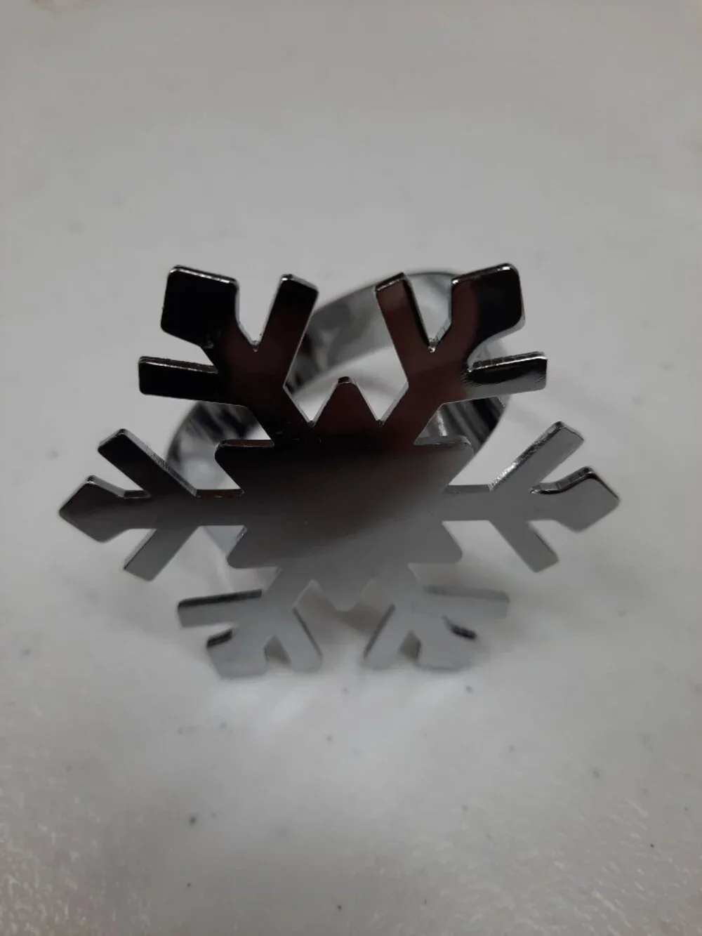 Set of 8 Silver Snowflake Napkin Rings Christmas Holiday Winter Table Decor